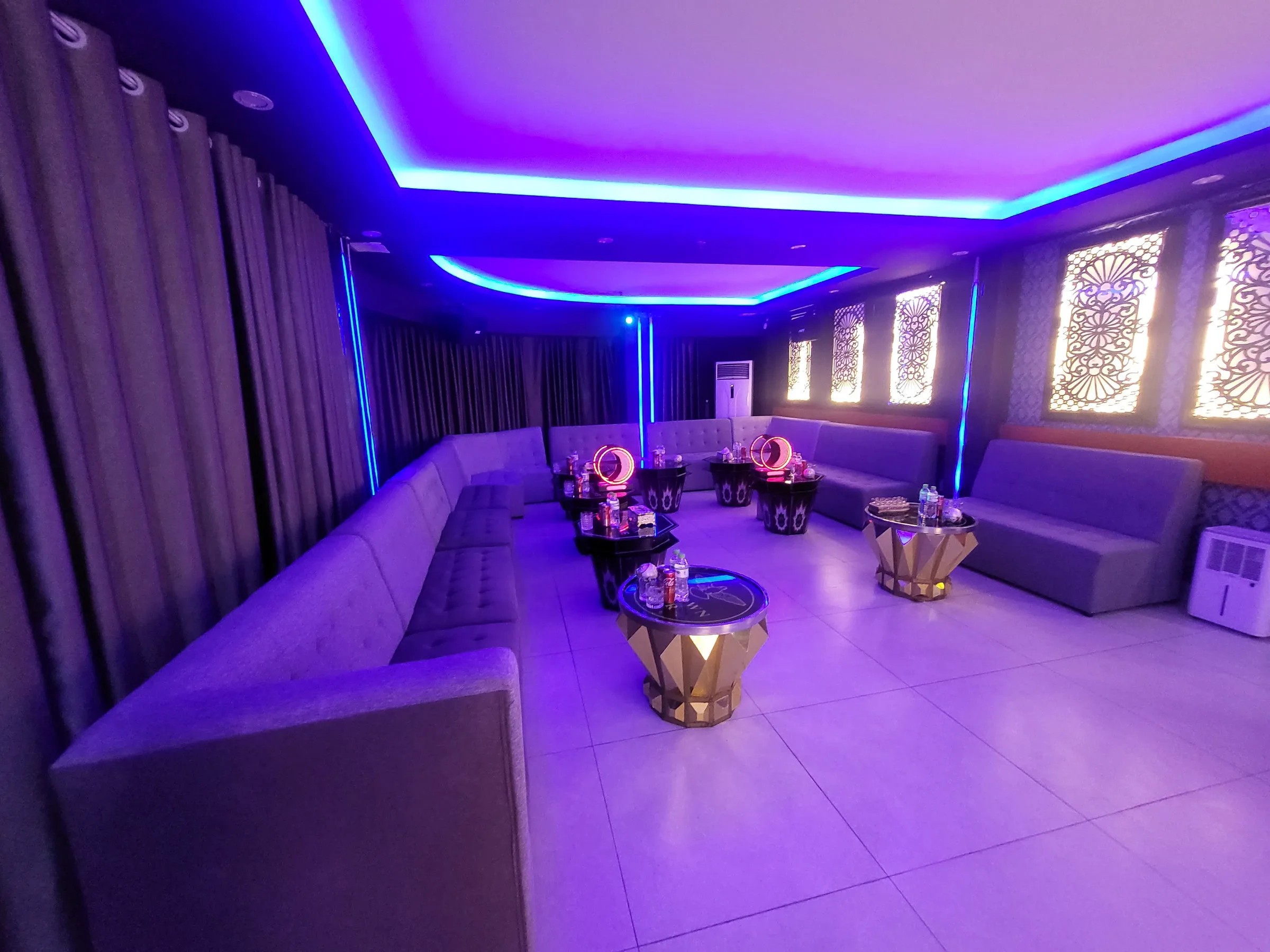 VIP ROOM2