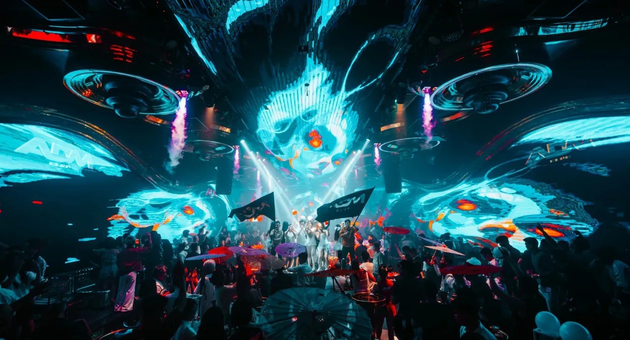 클럽 내부 · 무대·LED
