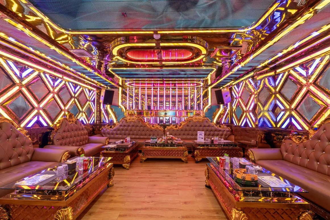 VIP ROOM5