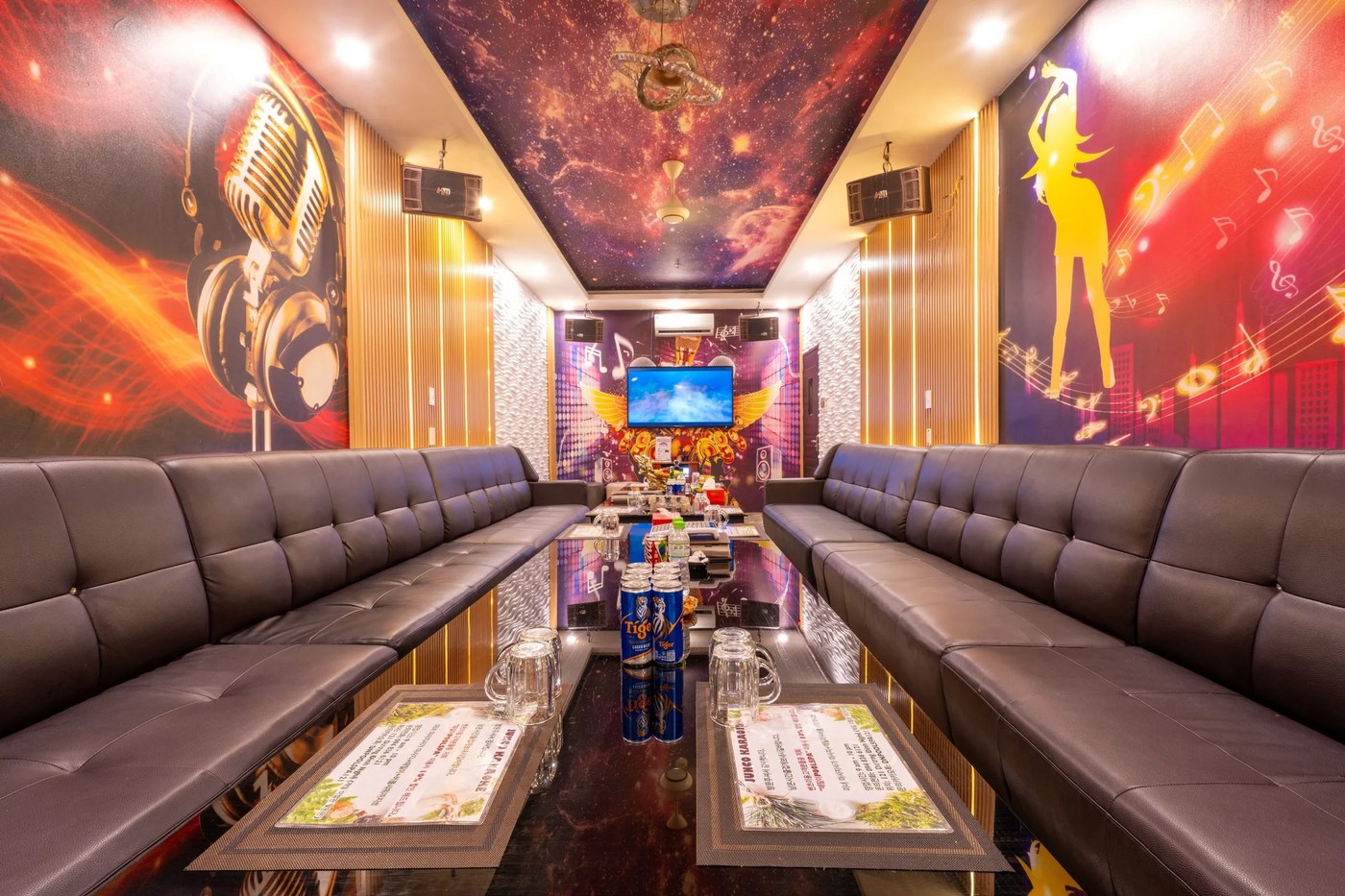 VIP ROOM2