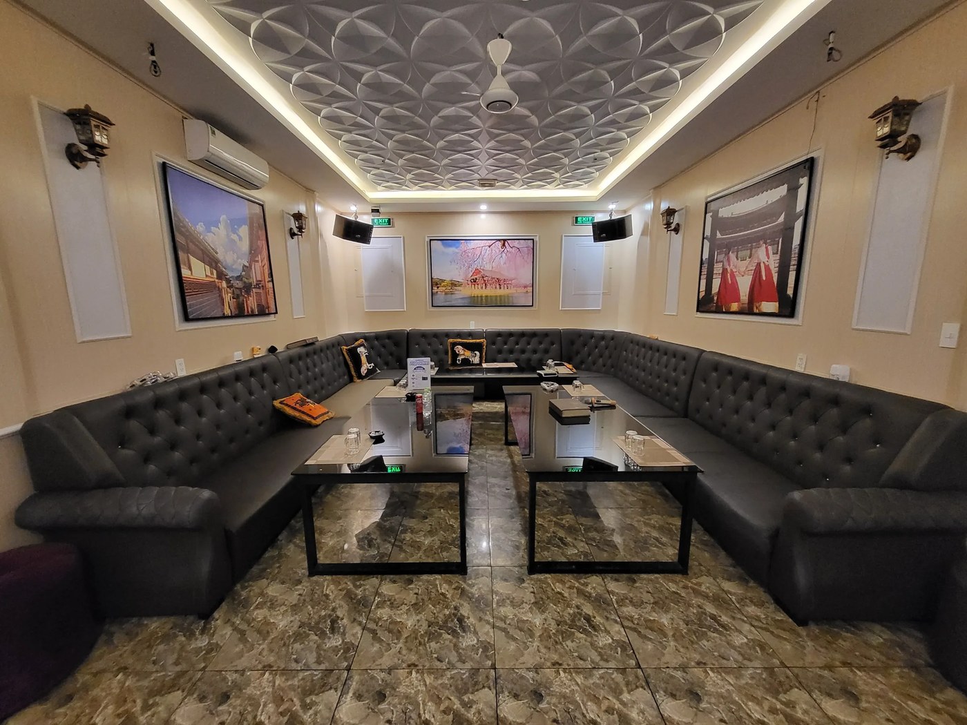 VIP ROOM4